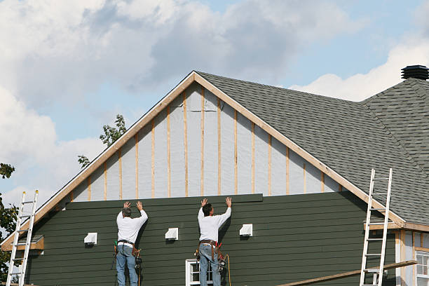 Professional Wood Siding technician working in Knoxville, IL